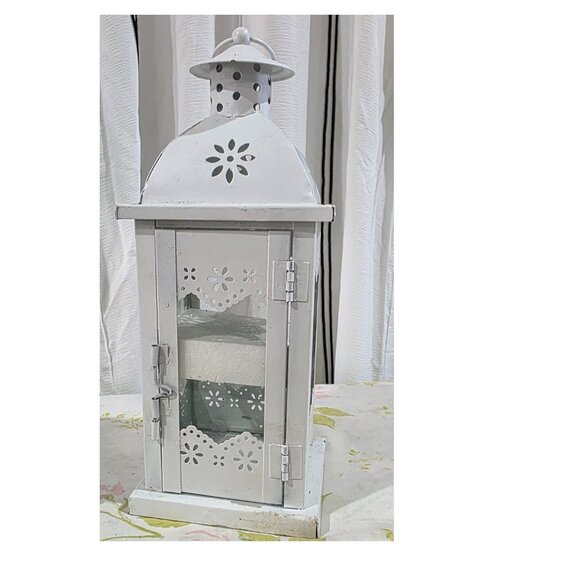 White  Open Jellabiya with Gold Trim – Elegant Modest Wear Plus Lantern - Picture 3 of 3